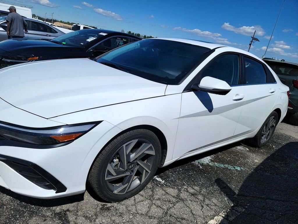 2025 Hyundai Elantra Limited