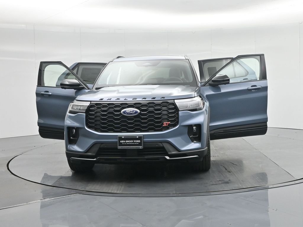 2025 Ford Explorer ST - Photo 36
