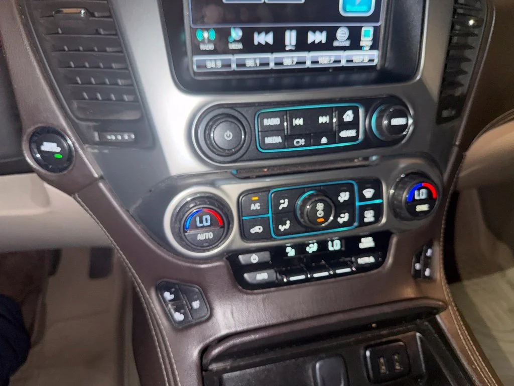 Used 2016 Pearl Chevrolet LTZ image 21