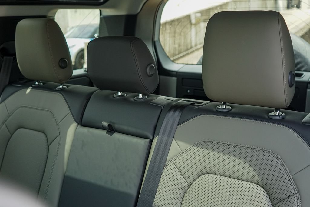 New 2026 Borasco Grey Metallic Land Rover S image 25