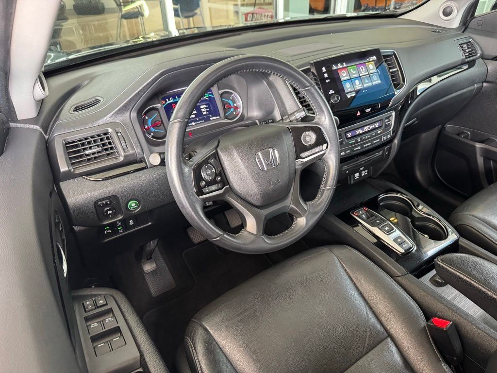 Used 2022 Black Honda Touring image 3