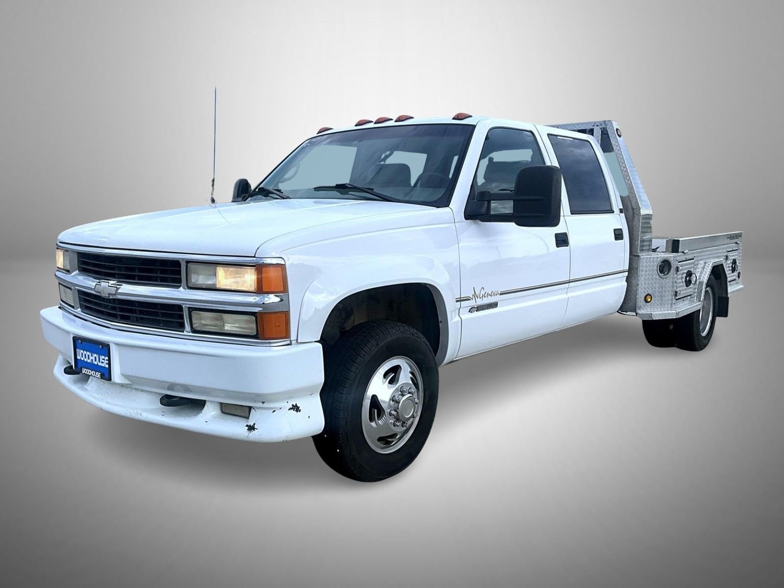 Used 1997 White Chevrolet Base image 1