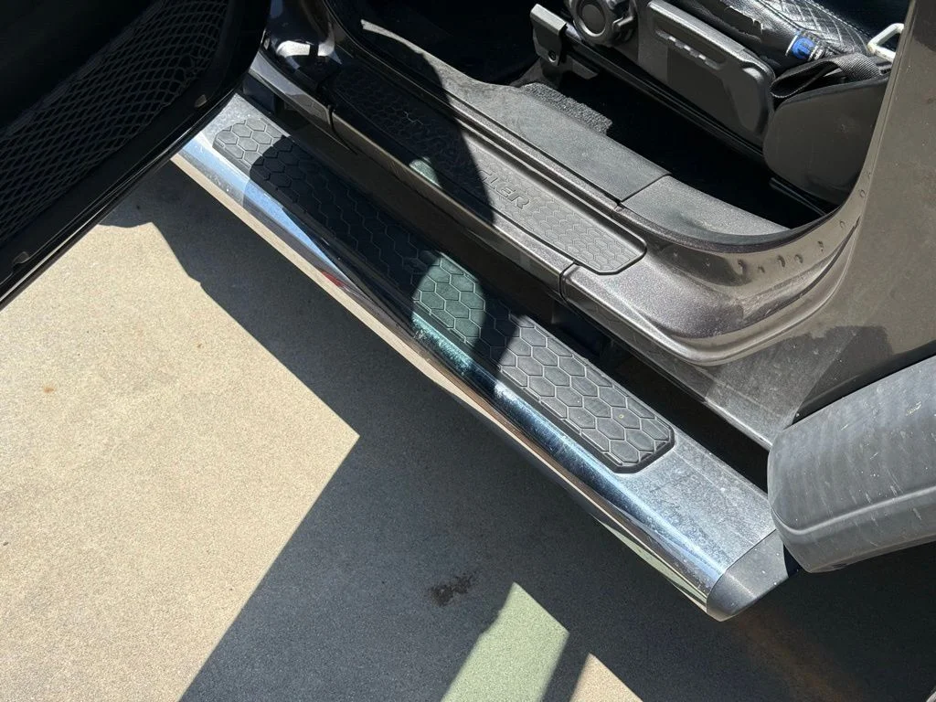 Used 2022 Gray Jeep Sport S image 11
