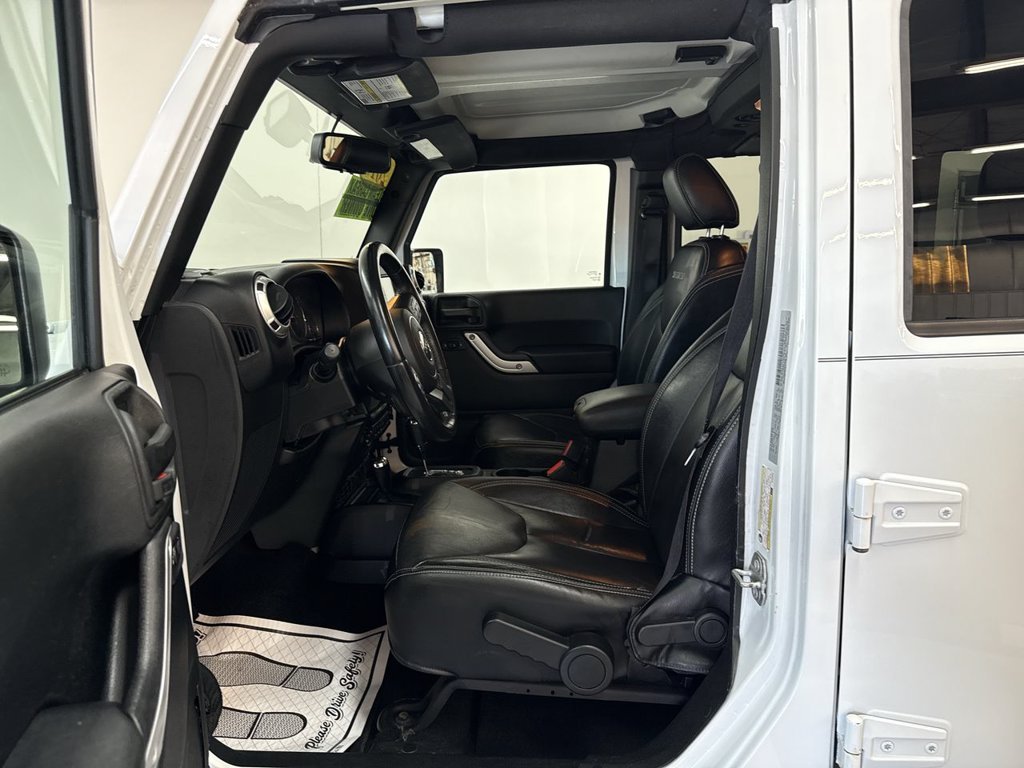 Used 2017 Bright White Clearcoat Jeep Unlimited Sahara image 12
