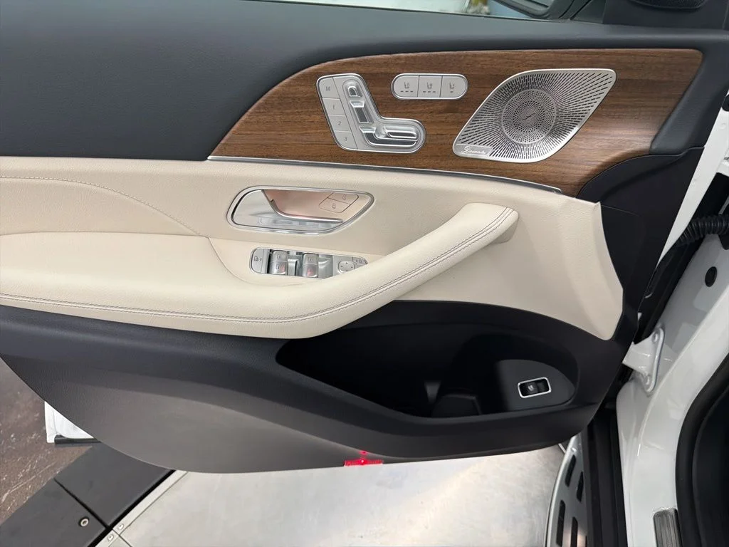 New 2026 White Mercedes-Benz GLS 450 image 15
