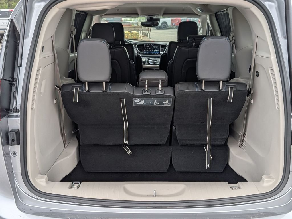 Used 2021 Silver Chrysler Touring L image 25