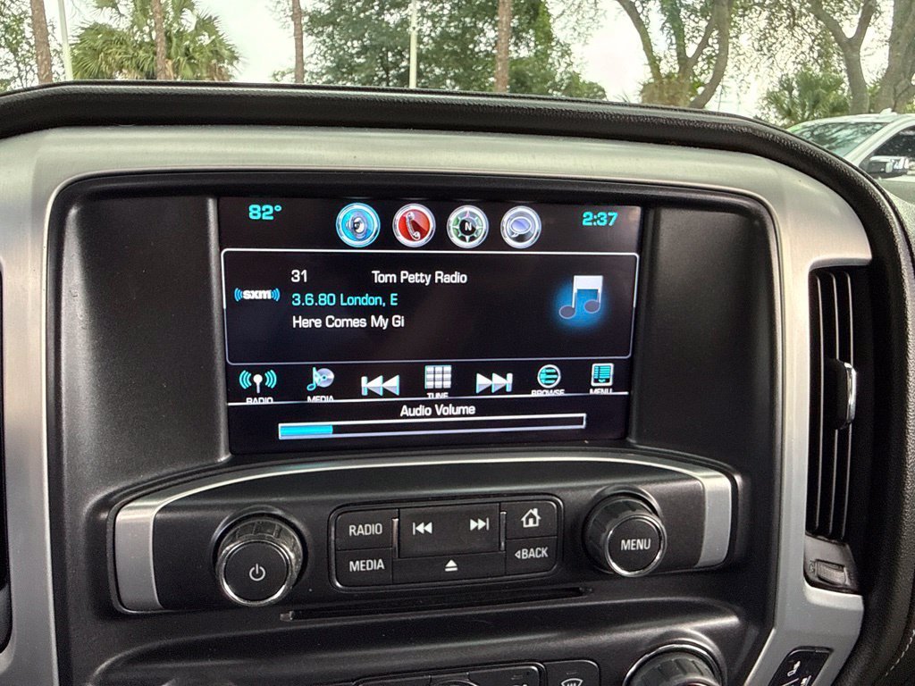 Used 2017 PEPPERDUST METALLIC GMC SLT image 33