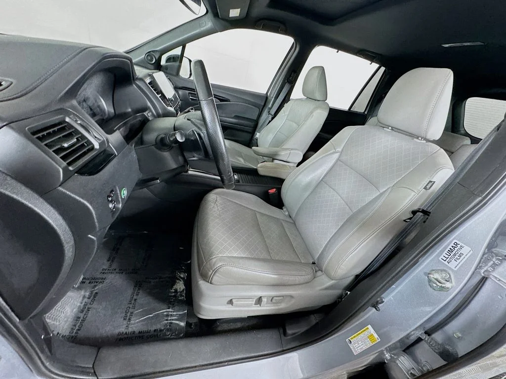 Used 2019  Honda Elite image 12