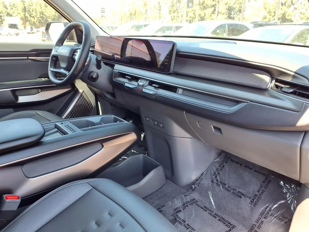 New 2026 Ebony Black Kia Wind AWD image 14
