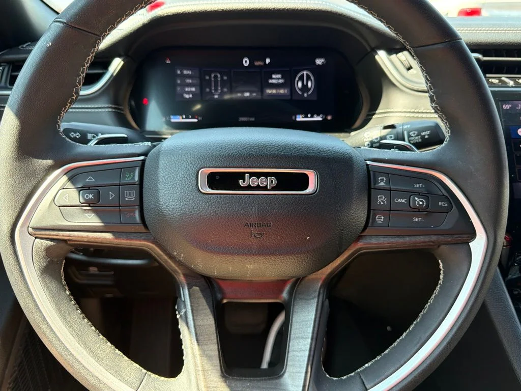 Used 2024 Metallic Jeep Limited image 23