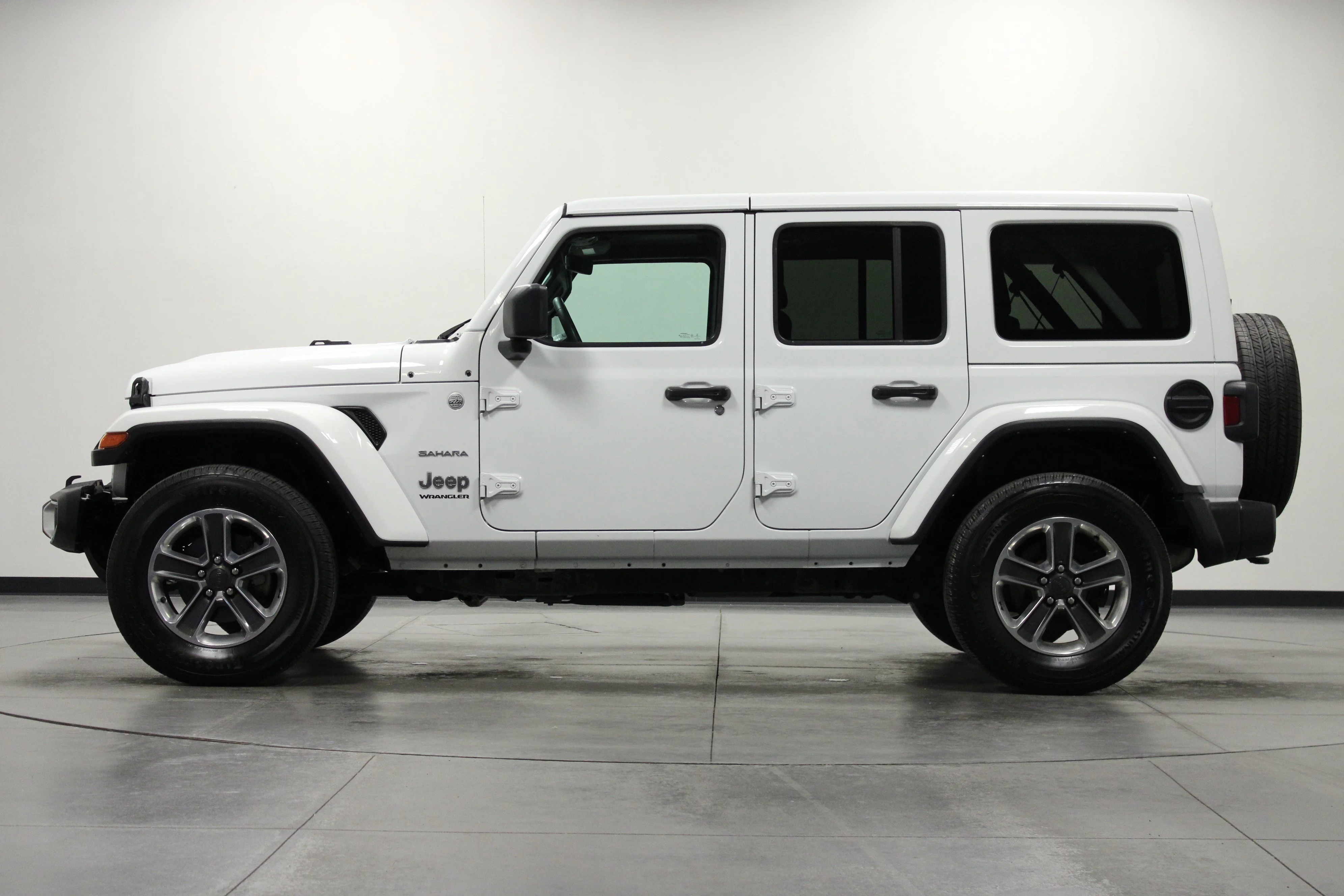Used 2023 Bright White Clearcoat Jeep Sahara image 7