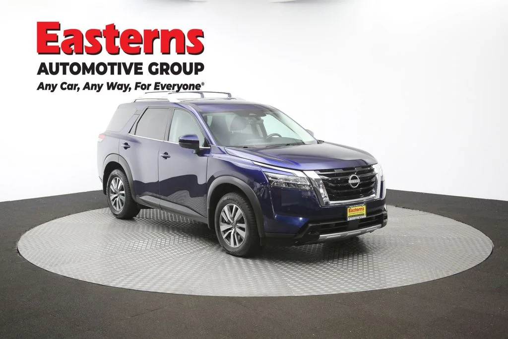 Used 2023 Blue Nissan SL image 50
