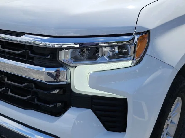 Used 2025 White Chevrolet LT image 13