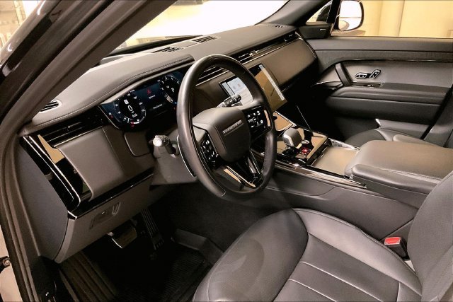 Used 2025 Gray Land Rover Dynamic SE image 22