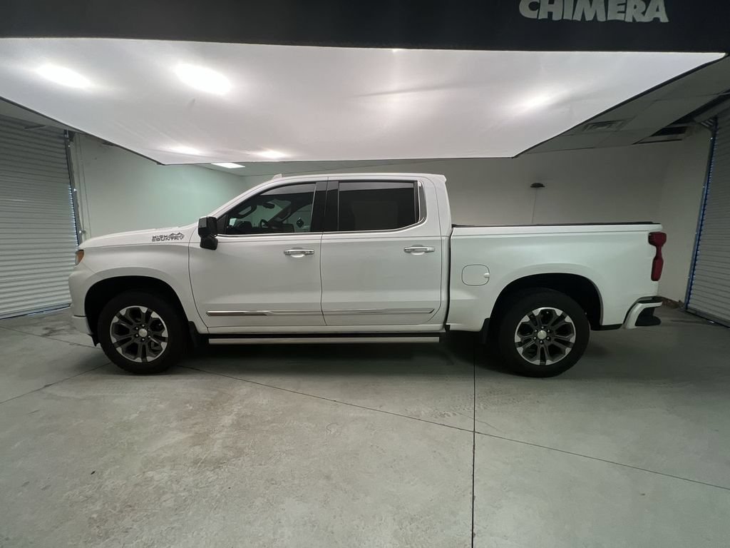 Used 2022 Iridescent Pearl Tricoat Chevrolet High Country image 5