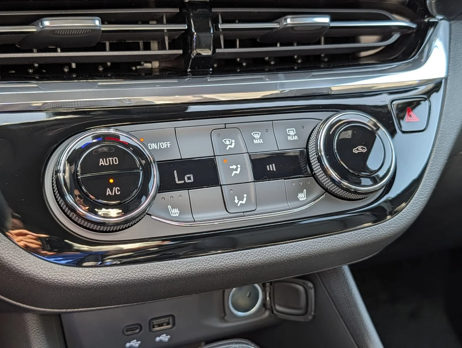 2026 Buick Envista Sport Touring - Photo 11