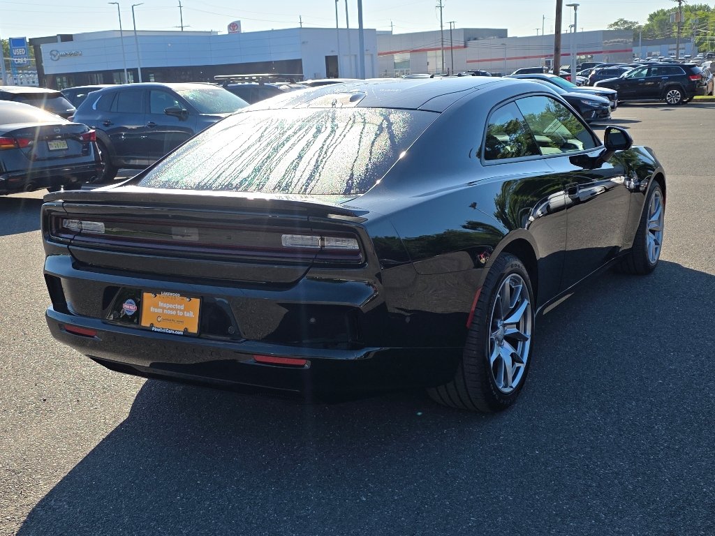 Used 2025 Diamond Black Crystal Pearl Coat Dodge R/T Scat Pack image 16
