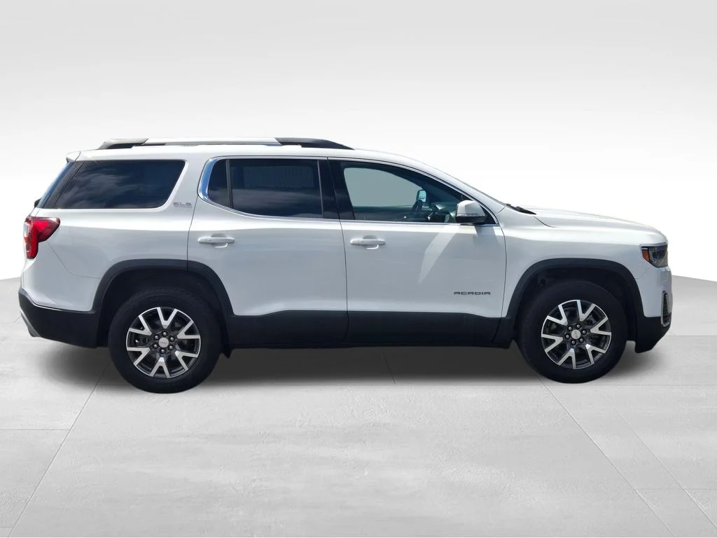 Used 2021 White GMC SLE image 3