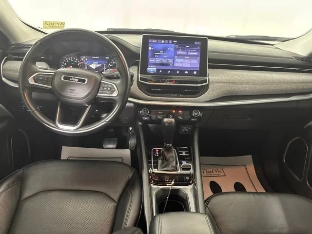 Used 2022  Jeep Latitude Lux image 14