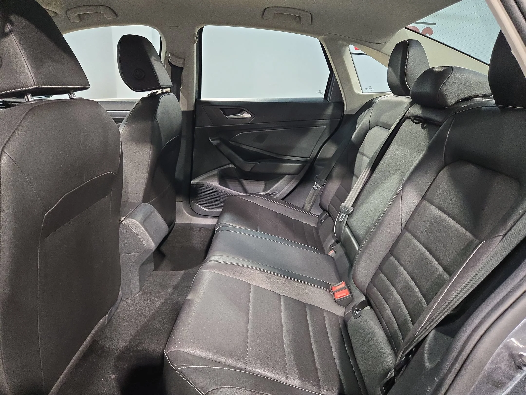 Used 2024 Platinum Gray Metallic Volkswagen SE image 35
