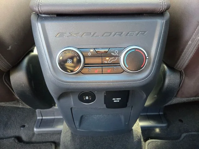 Used 2025 White Ford Platinum image 17