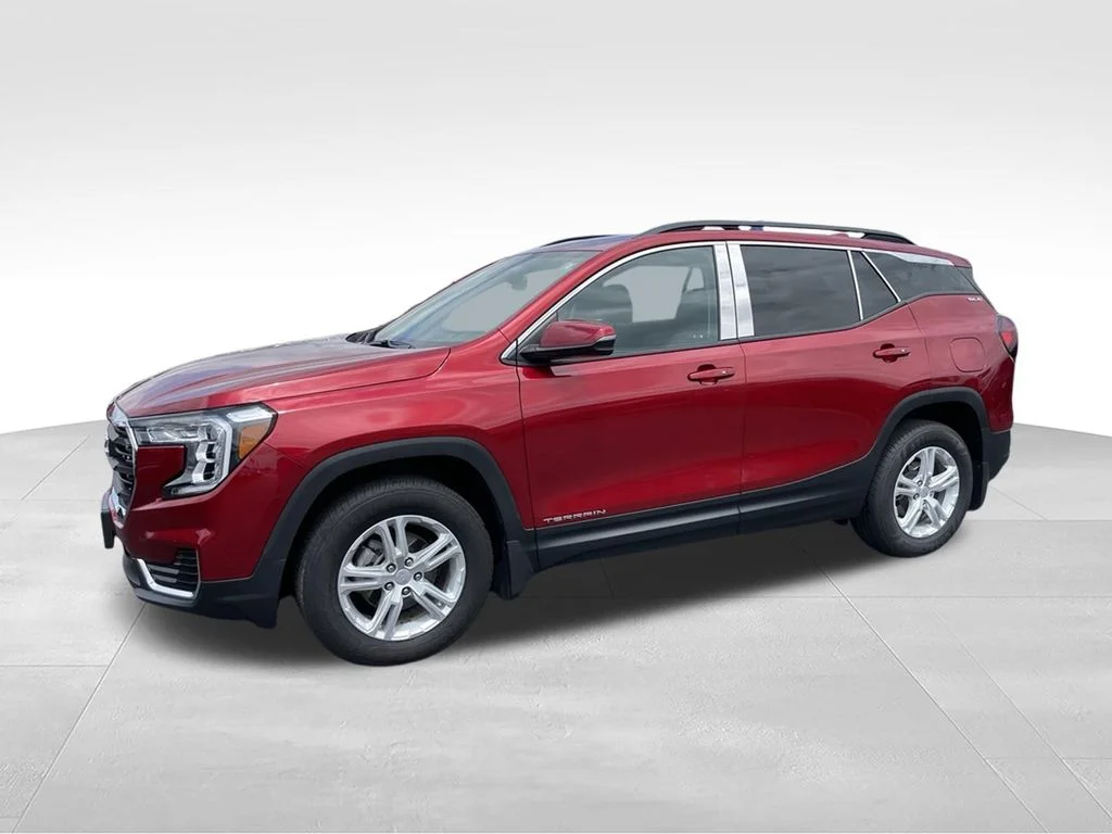 Used 2022 Cayenne Red Tintcoat GMC SLE image 5