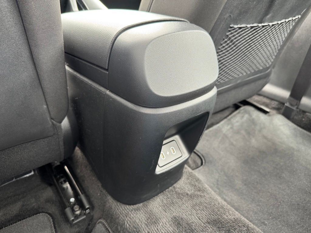 Used 2025 White Hyundai SEL Convenience image 19
