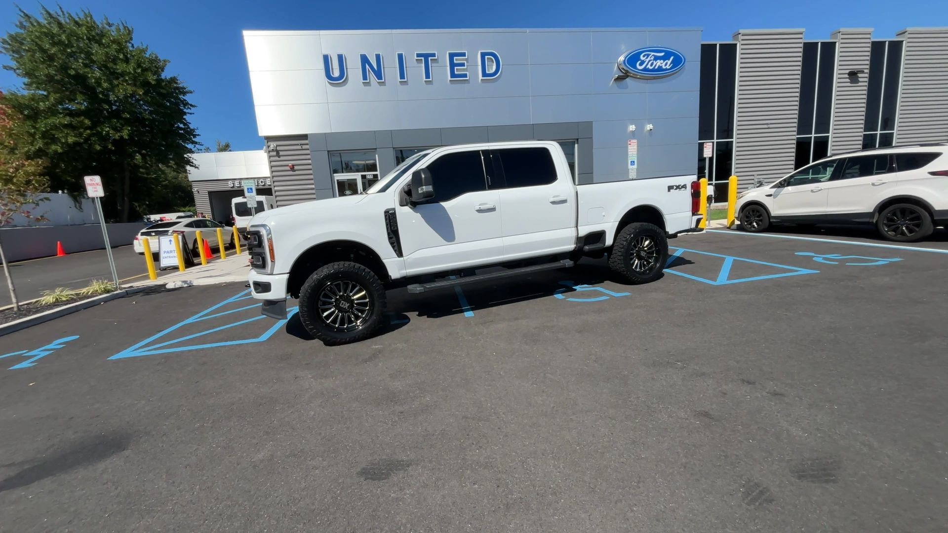 Used 2023 White Ford XLT image 4