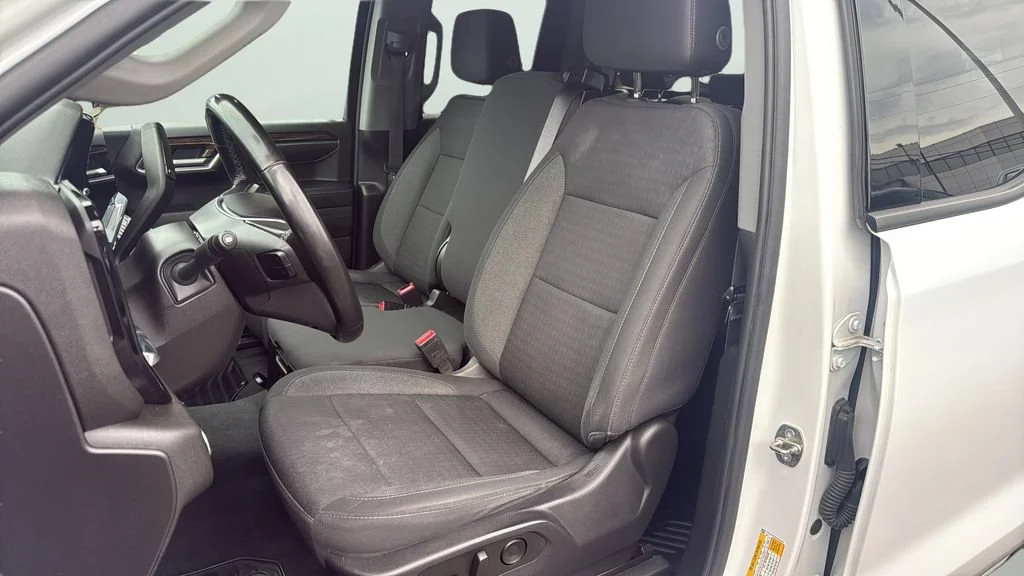 Used 2023 Summit White GMC Elevation image 21