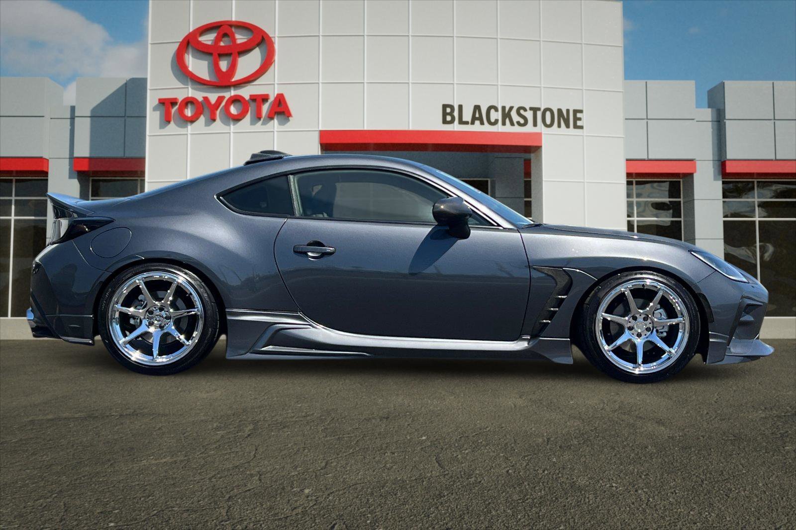 Used 2025 Pavement Toyota Premium image 2