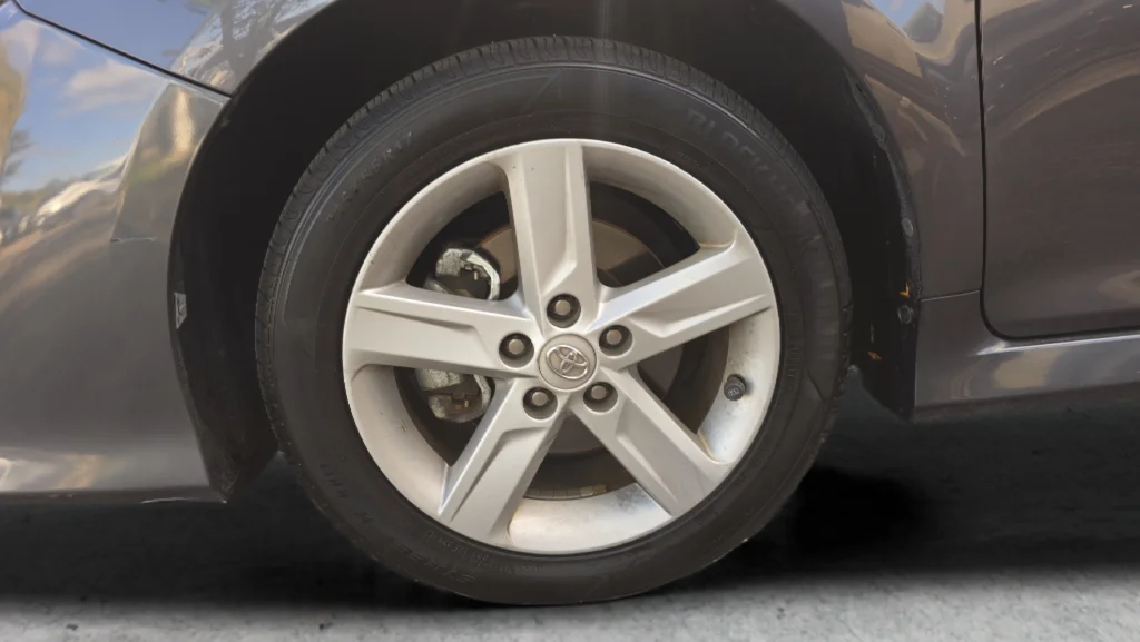 Used 2014 Gray Toyota SE image 24