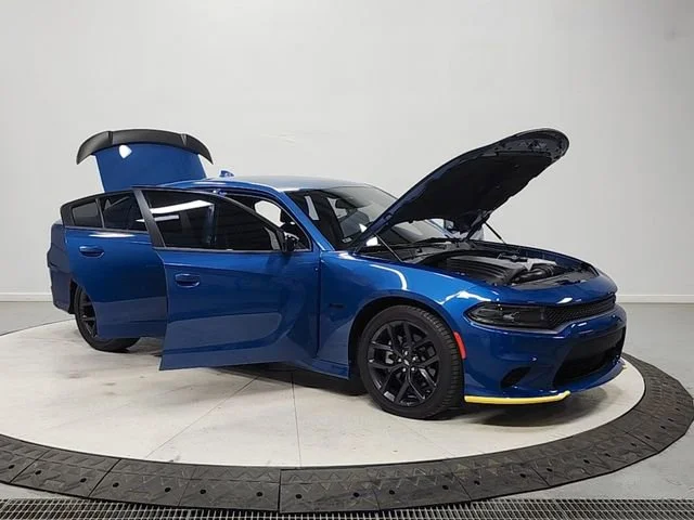 Used 2023  Dodge R/T image 9