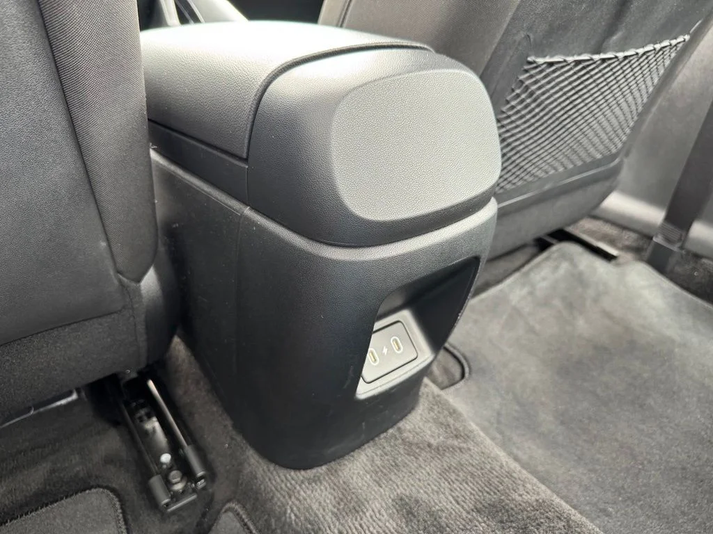 Used 2025 White Hyundai SEL Convenience image 19