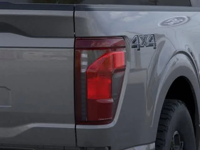 New 2026 Carbonized Gray Metallic Ford XLT image 43