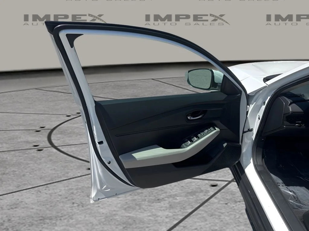Used 2025 White Honda LX image 23