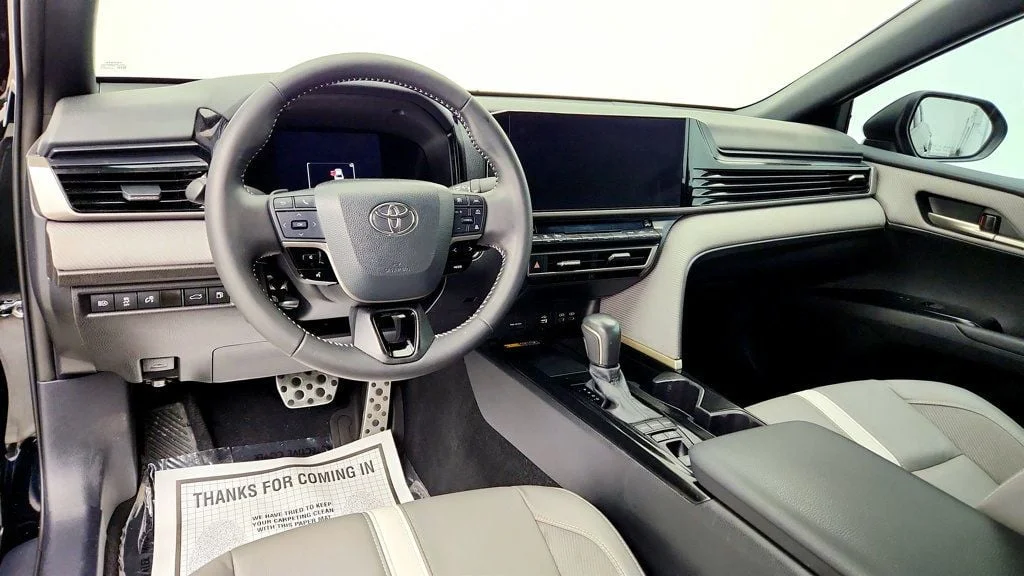 Used 2025 Midnight Black Metallic Toyota SE w/ Moonroof & Multimedia Upgrade Pkg image 13