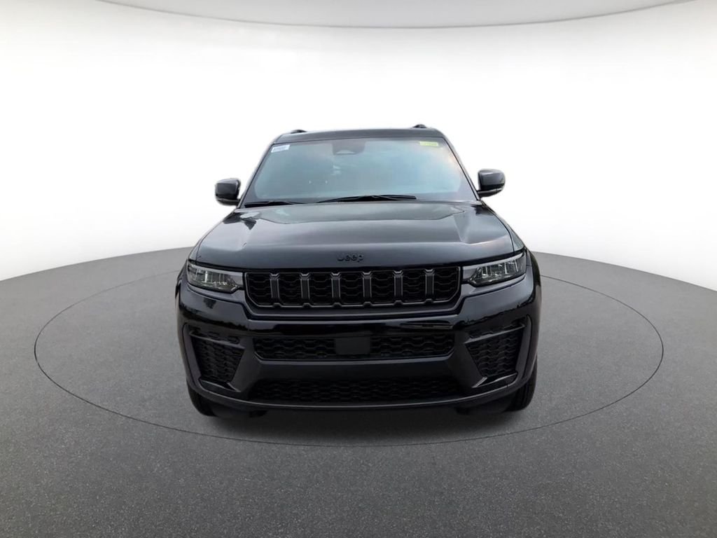 New 2026 Diamond Black Crystal Pearl-Coat Exterior Paint Jeep Altitude image 12