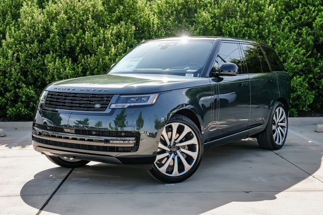 New 2026 Belgravia Green Land Rover SE image 2