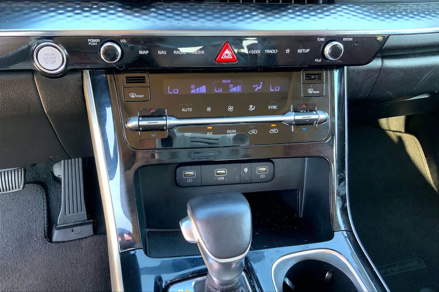 Used 2024 Ceramic Silver Kia SX Prestige image 31
