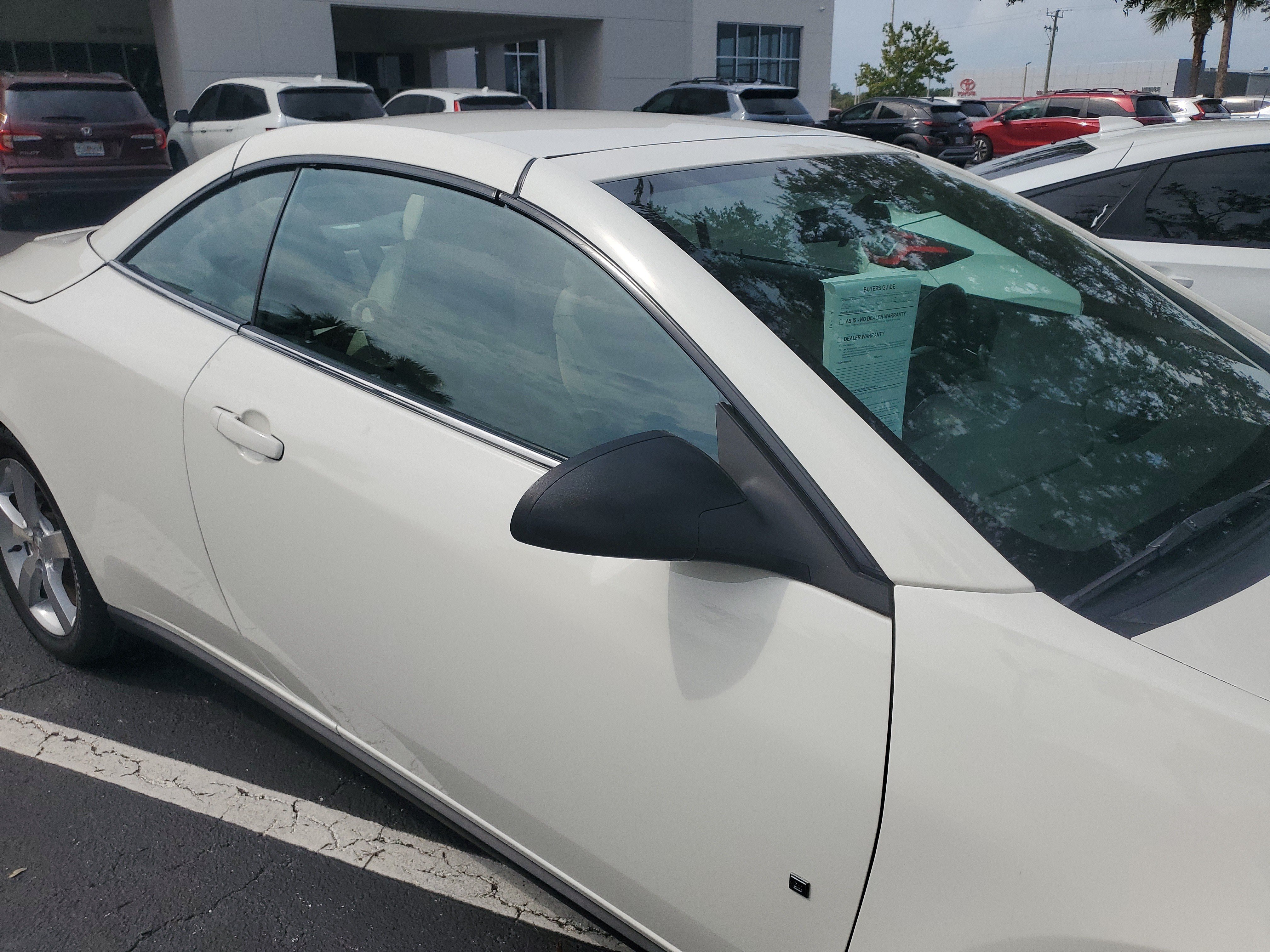 Used 2007 Ivory White Pontiac GT image 2