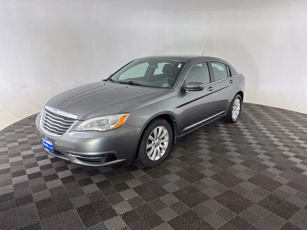 Used 2012 Gray Chrysler Touring image 3
