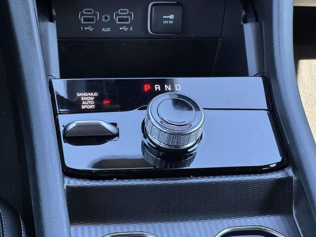 Used 2025 Silver Jeep Limited image 6
