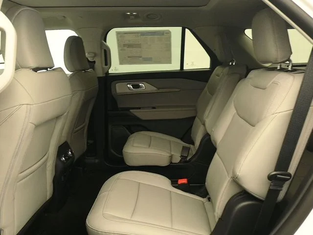 New 2026 Star White Metallic Tri-Coat Ford Active image 10