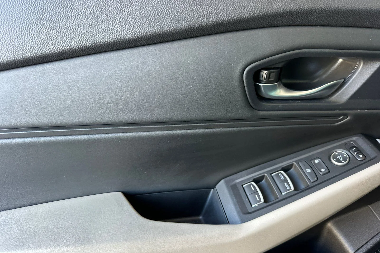 Used 2024  Honda EX image 10