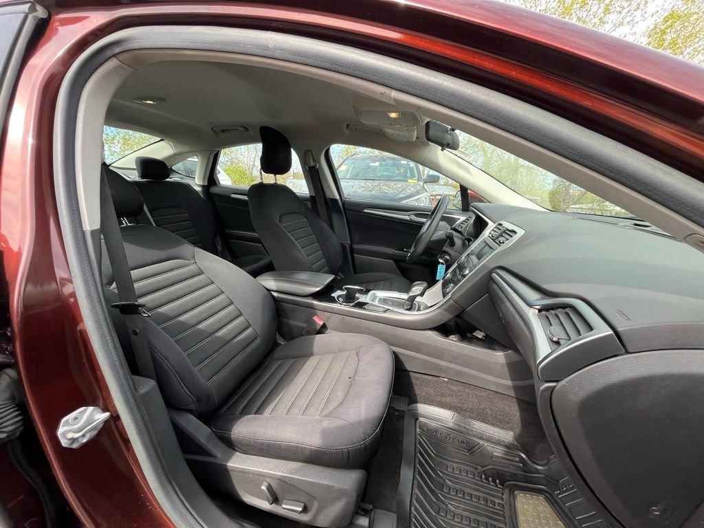 2015 Ford Fusion SE - Photo 12