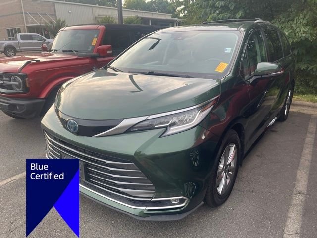 Used 2022 Green Toyota Limited image 1