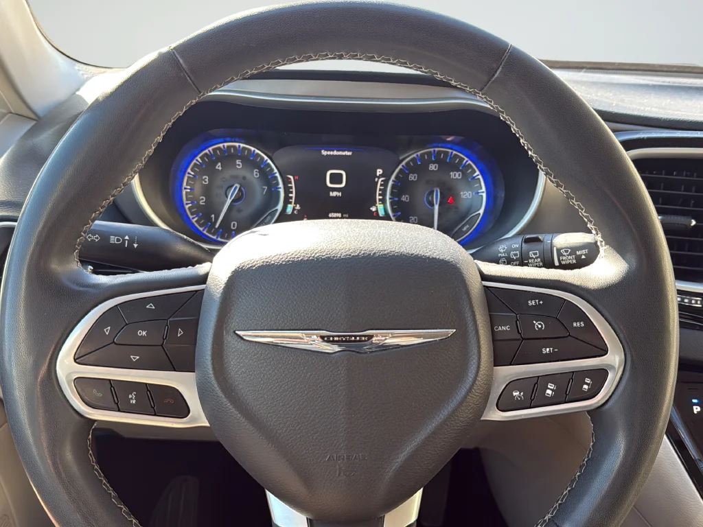 Used 2023 White Chrysler Touring L image 29