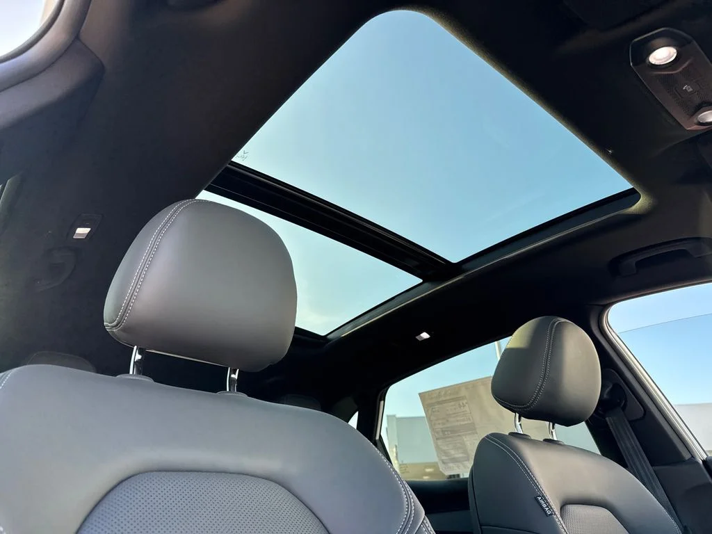 2025 VinFast VF 8 Plus - Photo 14