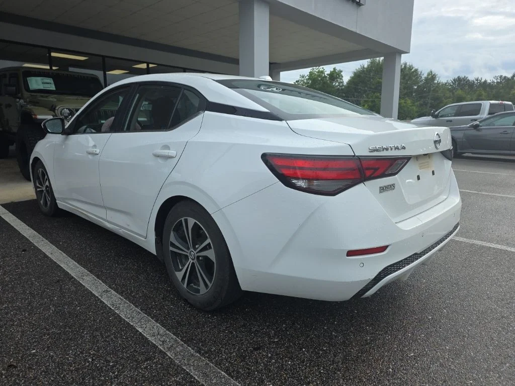 Used 2022 White Nissan SV image 3