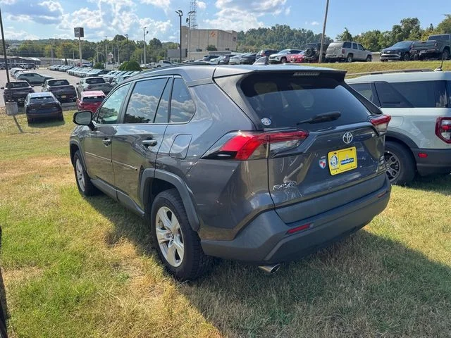 Used 2019 Gray Toyota XLE image 17